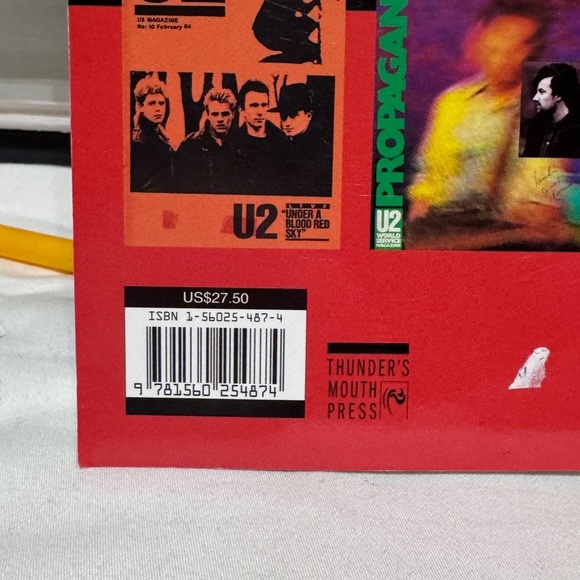 📚 Rare Vintage Early 2000's U2 Propaganda Magazine Cover Art Book - Picture 4 of 16